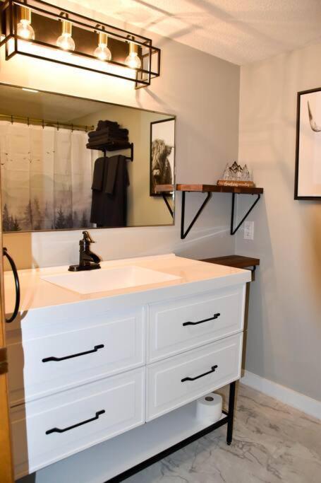 Cozy Mountain Getaway! Mountain Views! 2 Bed, 2 Bath, Sleeps 6 Apartment Gatlinburg Bagian luar foto